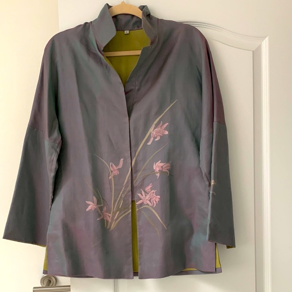 Silk Floral shimmery light Gray and Pink Jacket M rare find from Shanghai